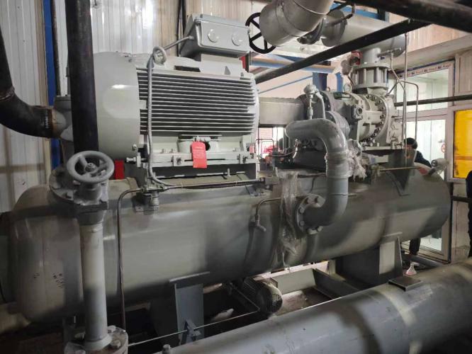 Thermojinn schließt SPS-Anpassung vor Ort ab (7)